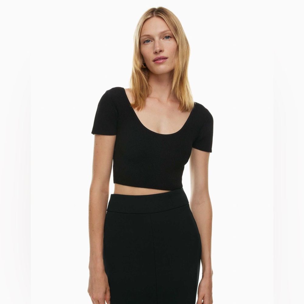 NWT! Aritzia Babaton Sculpt Knit Crop Scoop Top XS